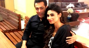 13_41_279771478salman-khan-and-mouni-roy-ll