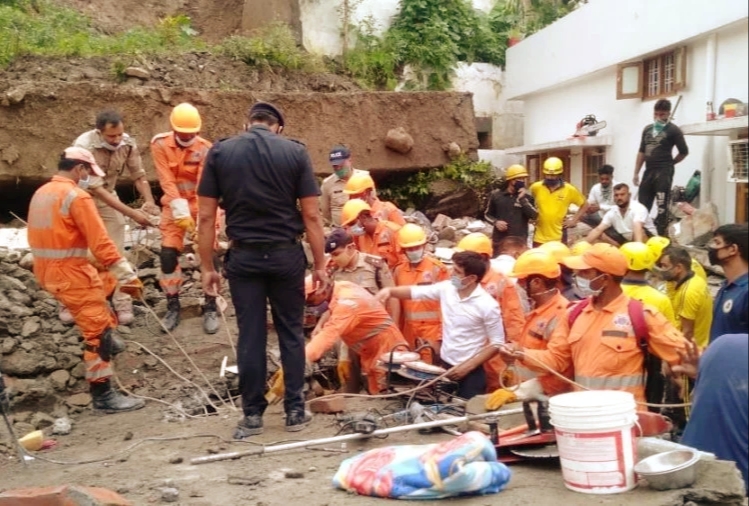 House collapses